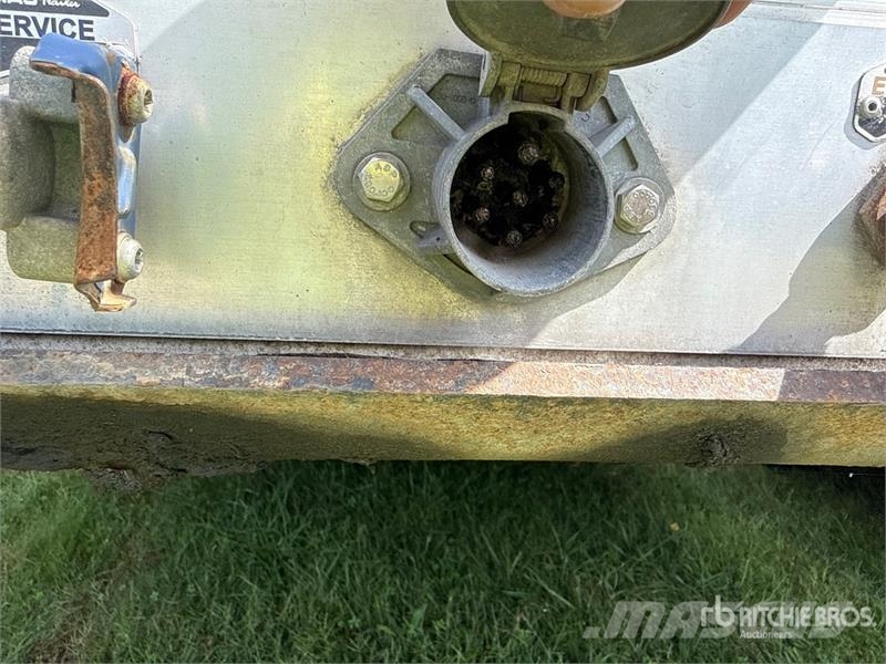 MAC TNAR48AA 48 ft T/A Spread Axle Curtain Side Traile Gardinanhænger