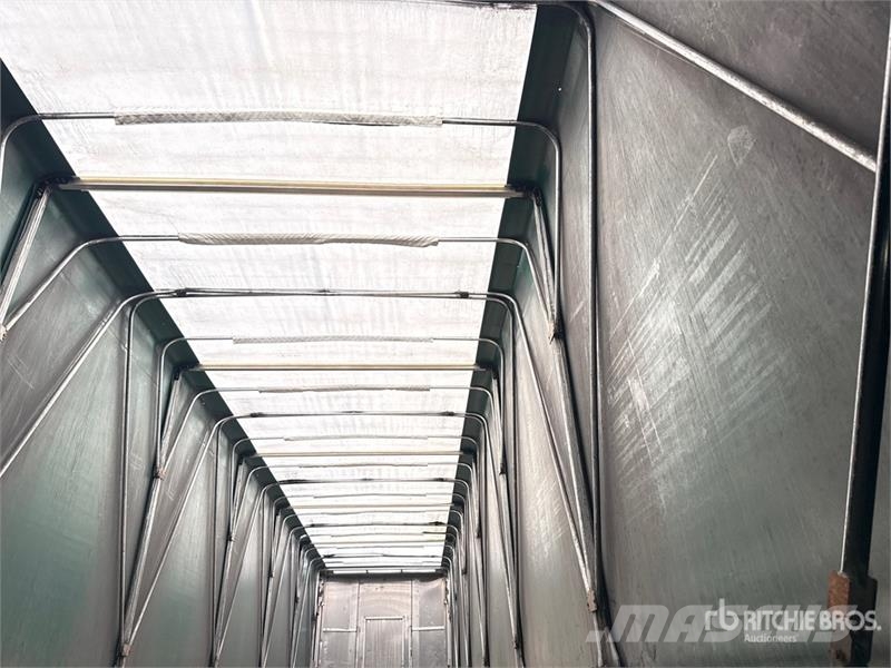 MAC TNAR48AA 48 ft T/A Spread Axle Curtain Side Traile Curtainsideranhänger