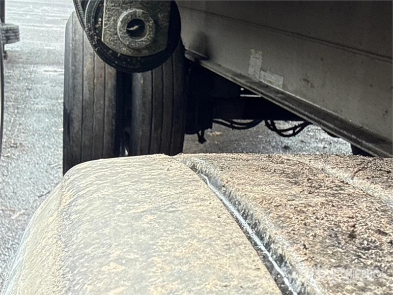 MAC TNAR48AA 48 ft T/A Spread Axle Flatbed Trailer Lavaperävaunut