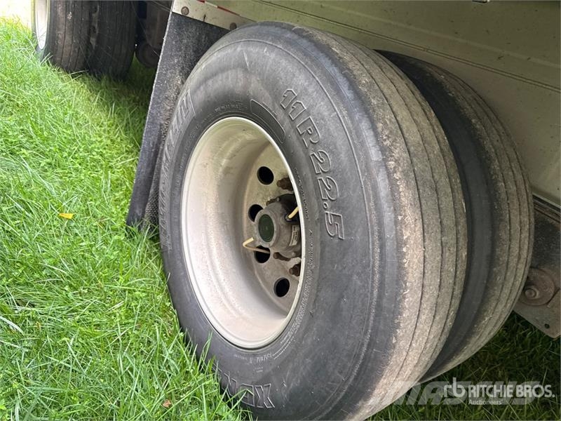 MAC TNAR48AA 48 ft T/A Spread Axle Curtain Side Traile Gardinanhænger