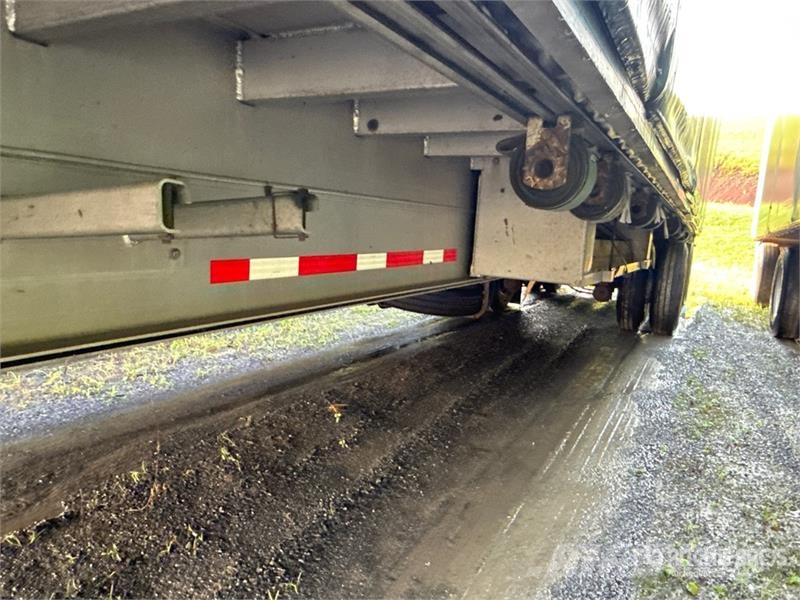 MAC TNAR48AA 48 ft T/A Spread Axle Curtain Side Traile Curtainsideranhänger