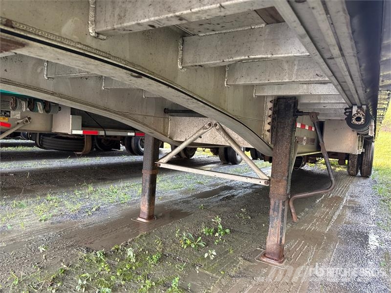 MAC TNAR48AA 48 ft T/A Spread Axle Curtain Side Traile 侧帘拖车