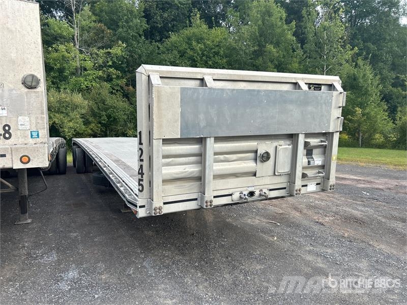 MAC TNAR48AA 48 ft T/A Flatbed Trailer Valníky