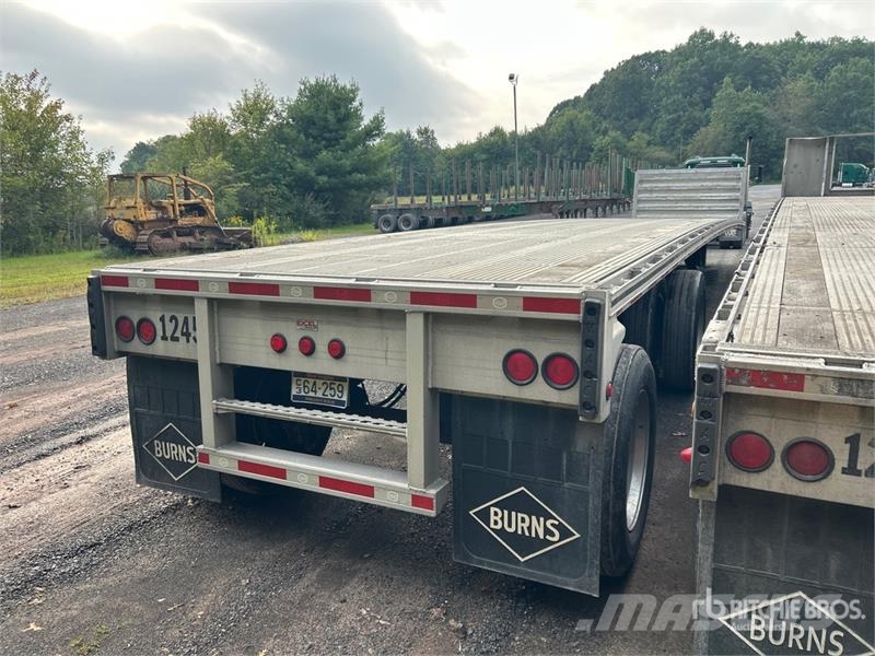 MAC TNAR48AA 48 ft T/A Flatbed Trailer Valníky