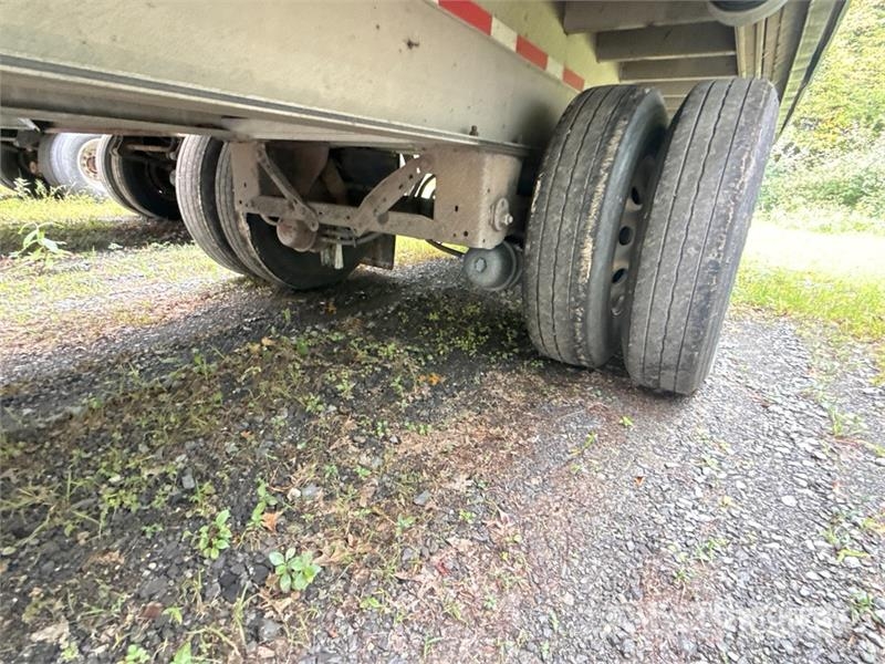MAC TNAR48AA 48 ft T/A Spread Axle Curtain Side Traile مقطورات بغطاء جانبي