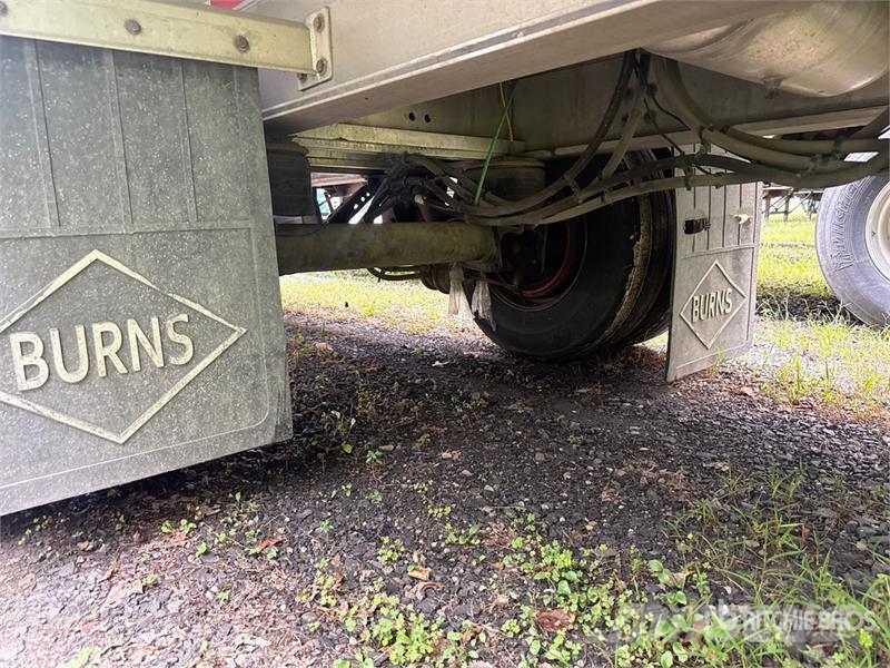 MAC TNAR48AA 48 ft T/A Spread Axle Curtain Side Traile مقطورات بغطاء جانبي