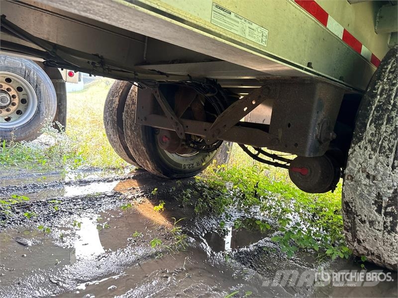 MAC TNAR48AA 48 ft T/A Spread Axle Curtain Side Traile 侧帘拖车