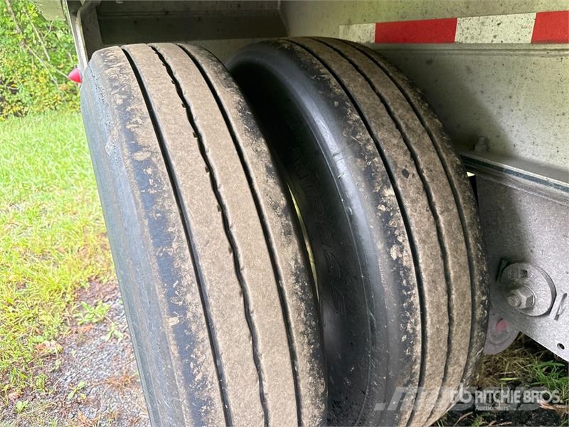 MAC TNAR48AA 48 ft T/A Spread Axle Curtain Side Traile مقطورات بغطاء جانبي