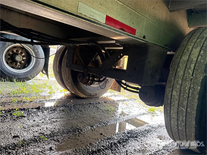 MAC TNAR48AA 48 ft T/A Spread Axle Curtain Side Traile 侧帘拖车