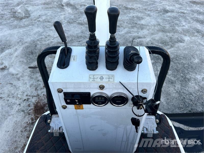 Machpro 319-WHITE-BLT Mini Excavator (Unused) Mini rýpadlá < 7t