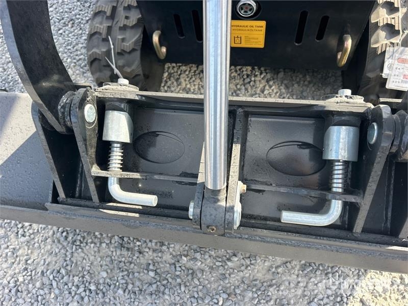 Machpro MPS310 Mini Compact Track Loader (Unused) لوادر انزلاقية التوجيه
