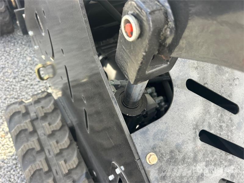 Machpro MPS310 Mini Compact Track Loader (Unused) لوادر انزلاقية التوجيه