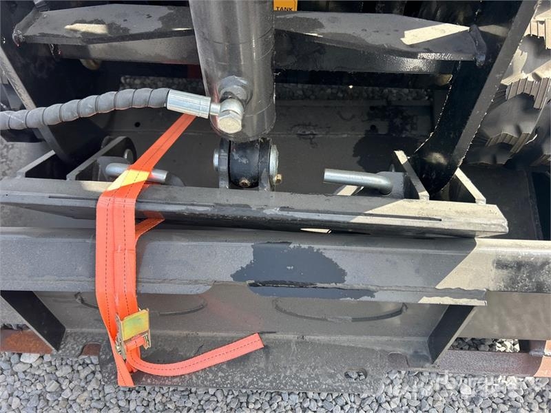 Machpro MPS310 Mini Compact Track Loader (Unused) لوادر انزلاقية التوجيه