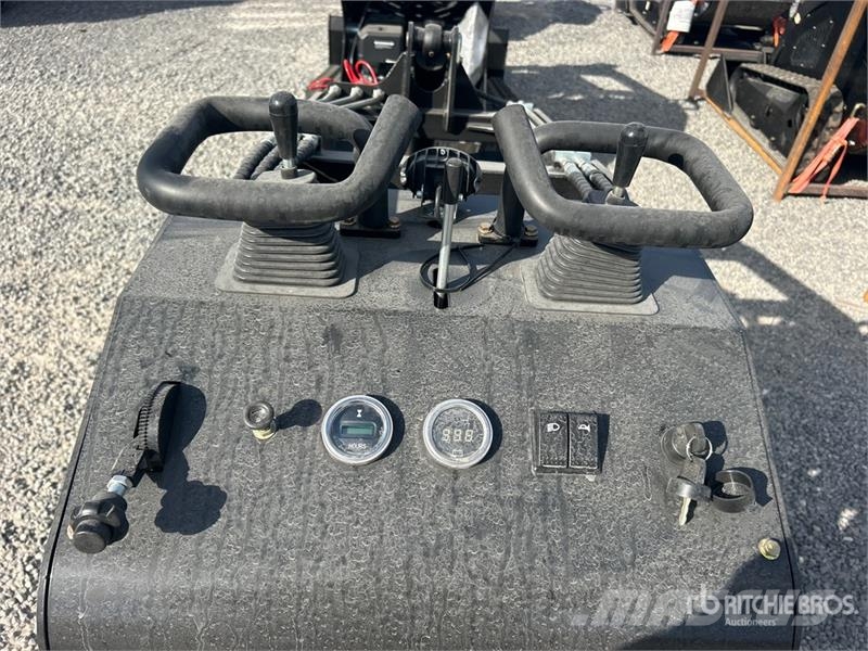 Machpro MPS310 Mini Compact Track Loader (Unused) لوادر انزلاقية التوجيه