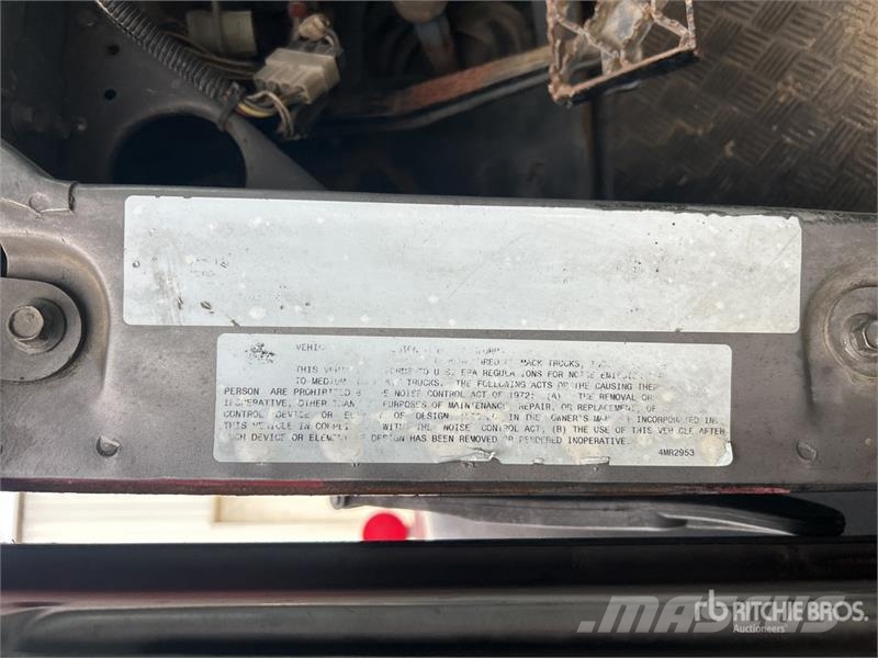Mack 16000 5825 lb Knuckle Boom on Mack RB600 6x4 Boom Kraanaga veokid