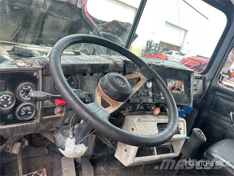 Mack 16000 5825 lb Knuckle Boom on Mack RB600 6x4 Boom Kraanaga veokid