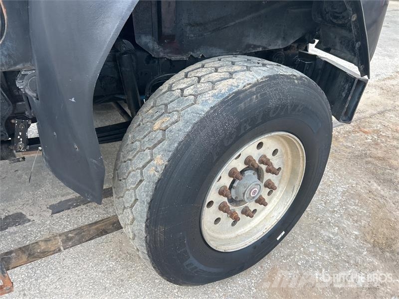 Mack 16000 5825 lb Knuckle Boom on Mack RB600 6x4 Boom Kraanaga veokid