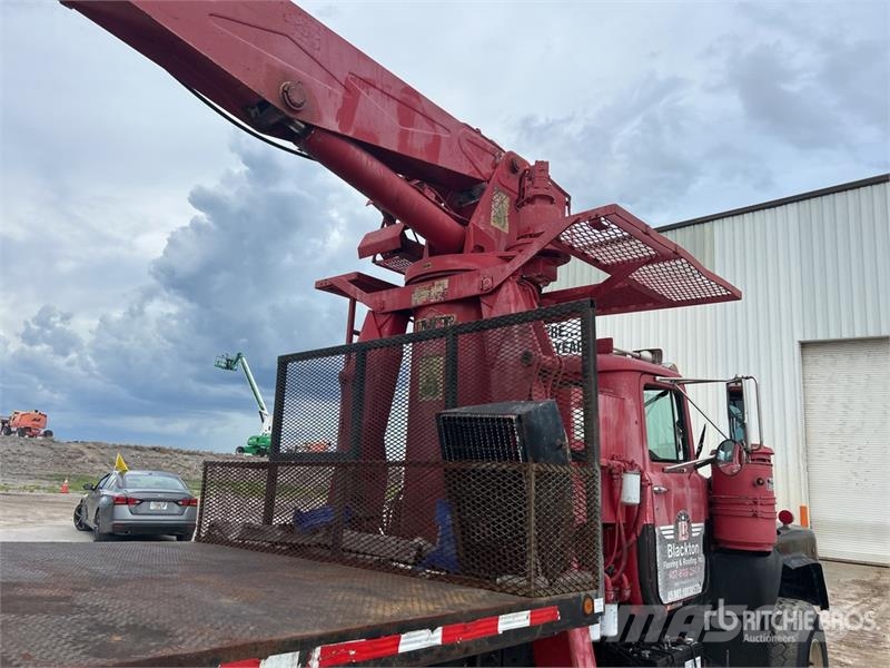 Mack 16000 5825 lb Knuckle Boom on Mack RB600 6x4 Boom Kraanaga veokid