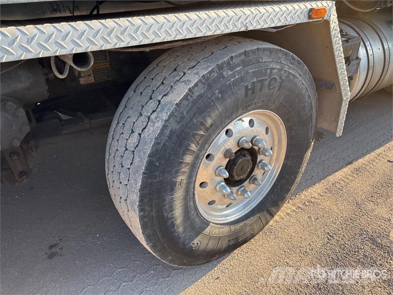 Mack 2525H / S 58 SX 58 m on Mack MR688S Terrapro 14x6  Betonmischer