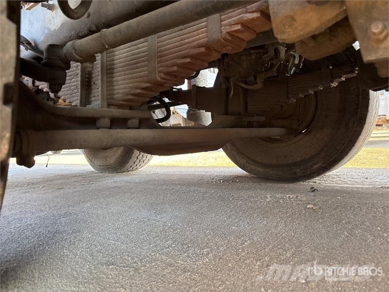Mack 2525H / S 58 SX 58 m on Mack MR688S Terrapro 14x6  Betonmischer