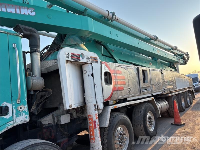 Mack 2525H / S 58 SX 58 m on Mack MR688S Terrapro 14x6  Betonmischer