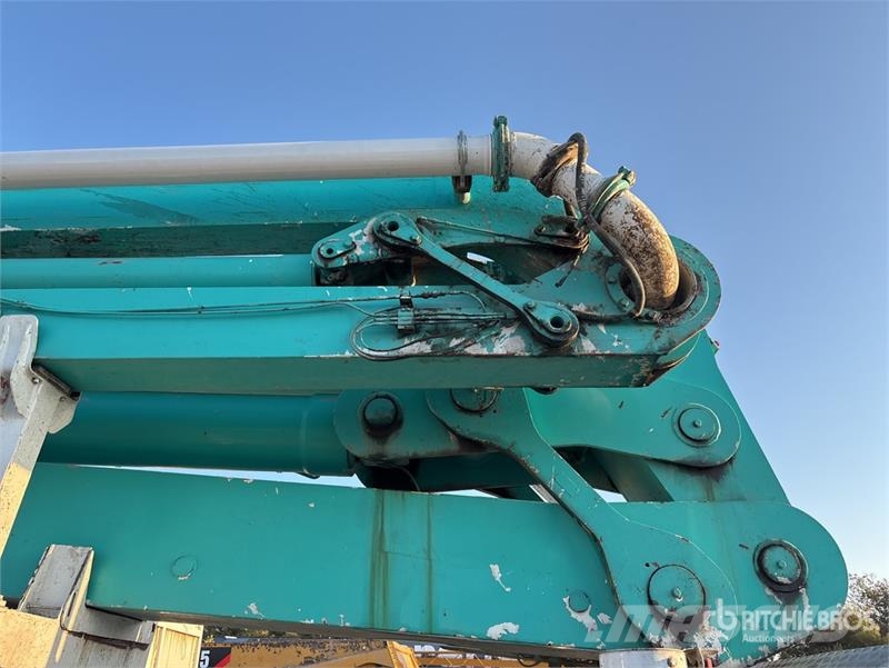 Mack 2525H / S 58 SX 58 m on Mack MR688S Terrapro 14x6  Betonmischer