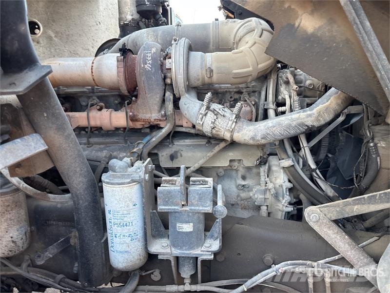 Mack 2525H / S 58 SX 58 m on Mack MR688S Terrapro 14x6  Betonmischer
