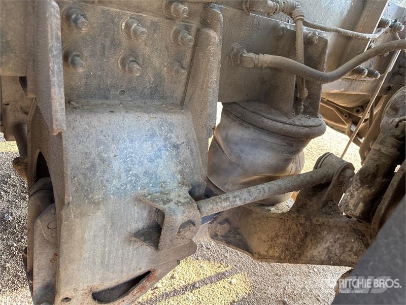 Mack 2525H / S 58 SX 58 m on Mack MR688S Terrapro 14x6  Betonmischer