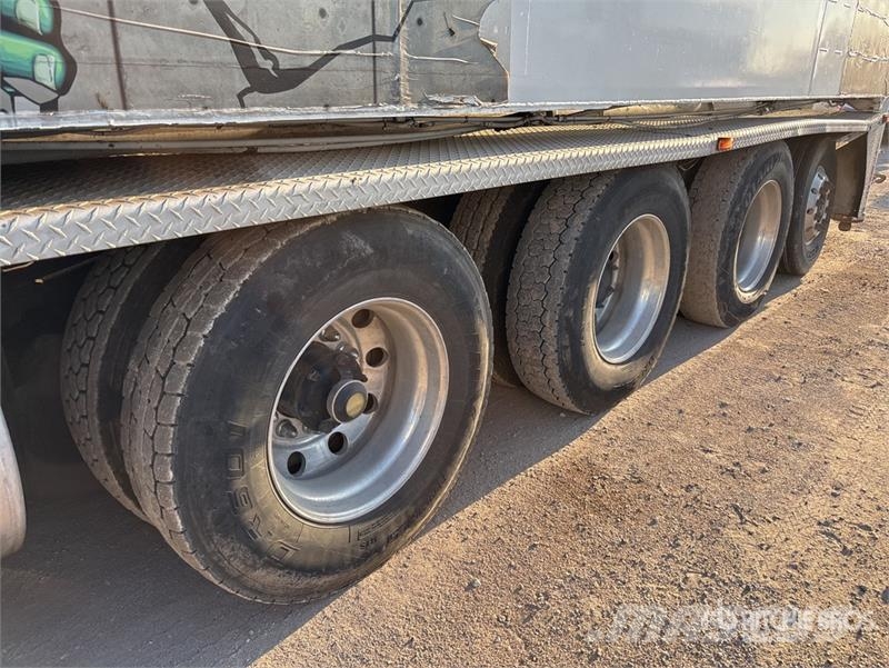 Mack 2525H / S 58 SX 58 m on Mack MR688S Terrapro 14x6  Betonmischer