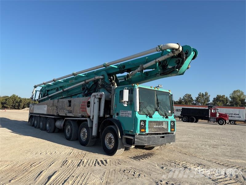 Mack 2525H / S 58 SX 58 m on Mack MR688S Terrapro 14x6  Betonmischer