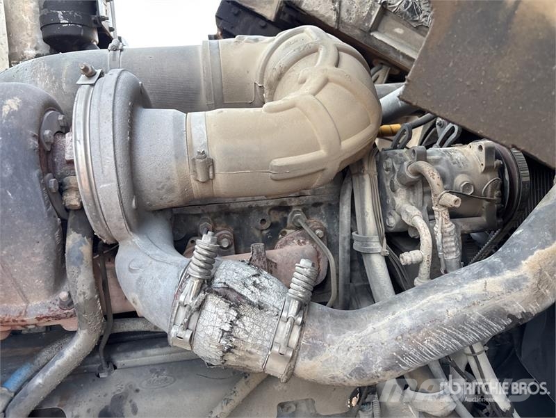 Mack 2525H / S 58 SX 58 m on Mack MR688S Terrapro 14x6  Betonmischer