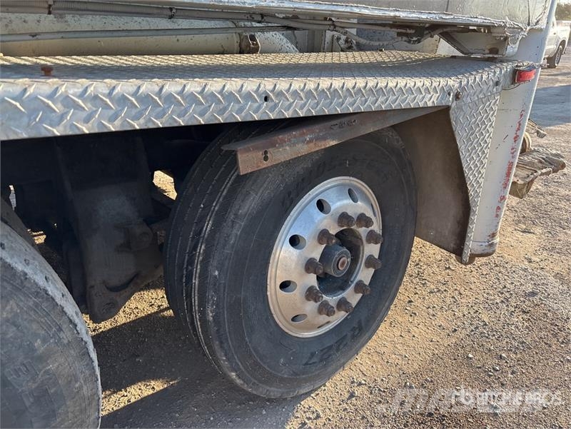 Mack 2525H / S 58 SX 58 m on Mack MR688S Terrapro 14x6  Betonmischer