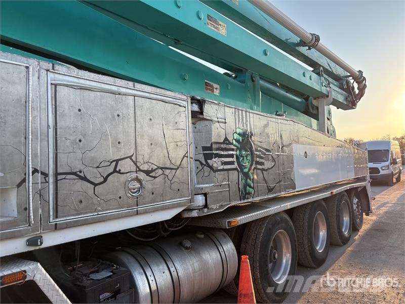Mack 2525H / S 58 SX 58 m on Mack MR688S Terrapro 14x6  Betonmischer
