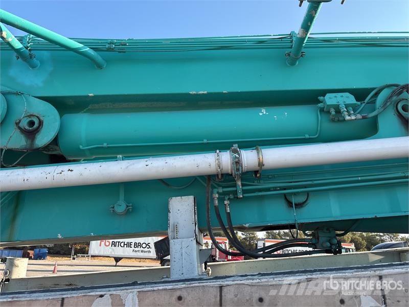 Mack 2525H / S 58 SX 58 m on Mack MR688S Terrapro 14x6  Betonmischer
