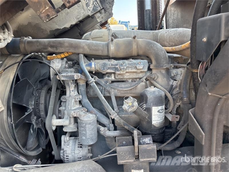 Mack 2525H / S 58 SX 58 m on Mack MR688S Terrapro 14x6  Betonmischer