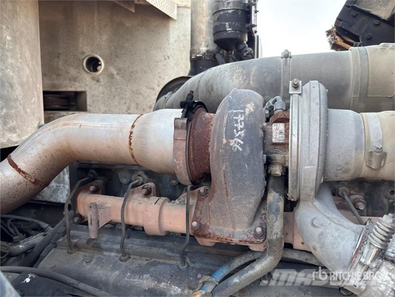 Mack 2525H / S 58 SX 58 m on Mack MR688S Terrapro 14x6  Betonmischer