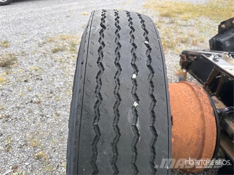 Mack 6x4 T/A Day Cab Truck Tractor (Inoperable) Naudoti vilkikai