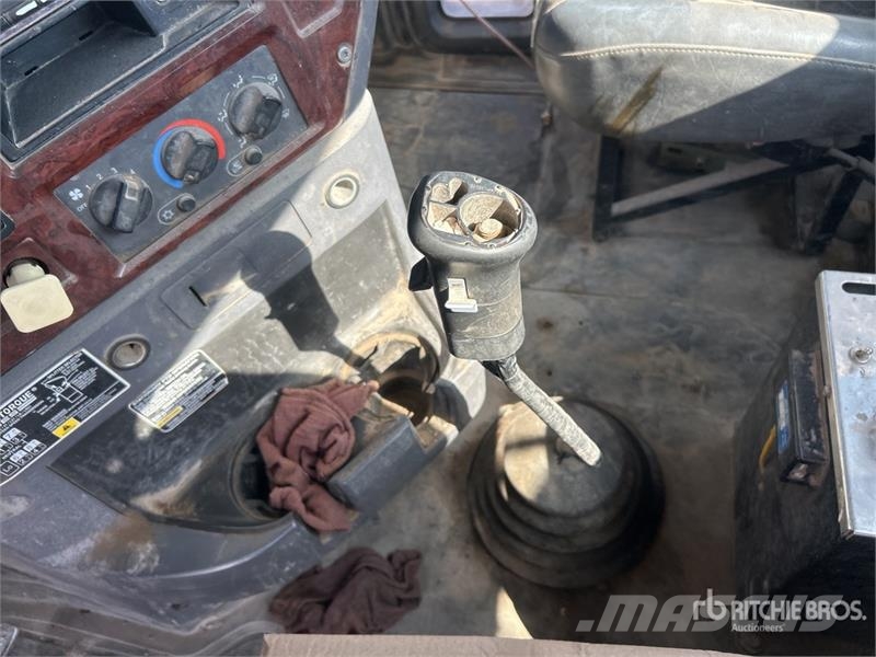 Mack 6x4 T/A Day Cab Truck Tractor Vilcēji