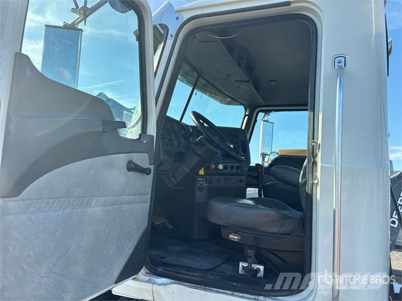 Mack 6x4 T/A Day Cab Truck Tractor 曳引機組件