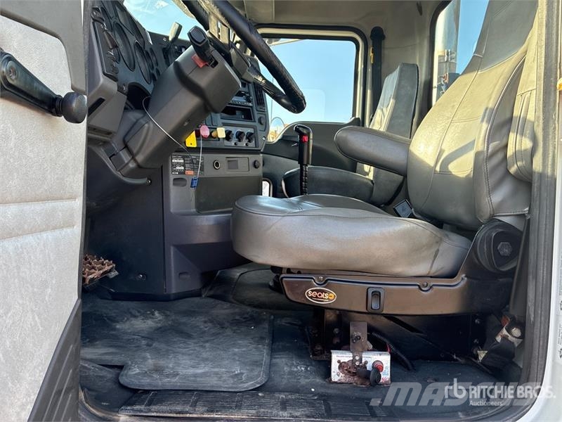 Mack 6x4 T/A Day Cab Truck Tractor 曳引機組件