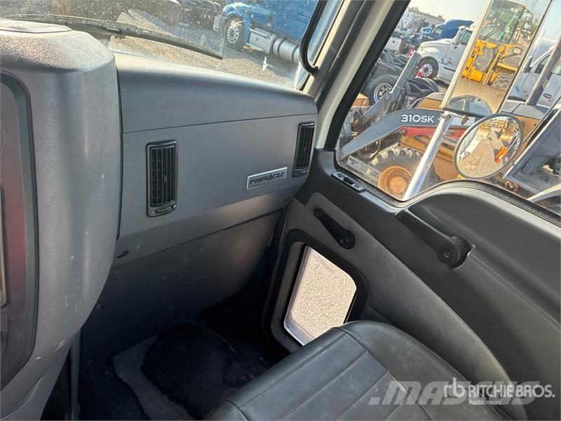 Mack 6x4 T/A Day Cab Truck Tractor 曳引機組件