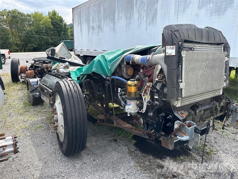 Mack 6x4 T/A Day Cab Truck Tractor (Inoperable) Naudoti vilkikai