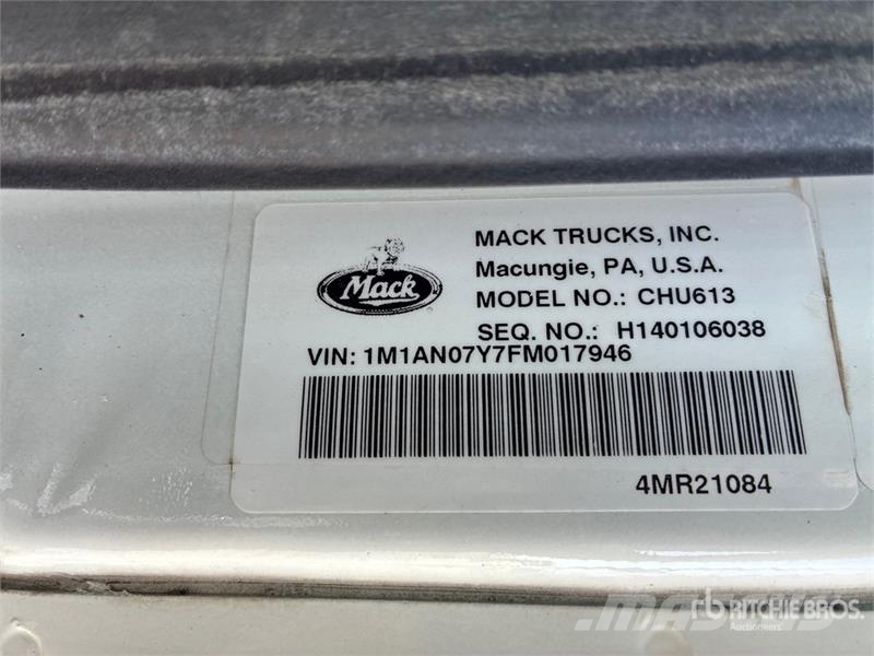 Mack 6x4 T/A Day Cab Truck Tractor 曳引機組件