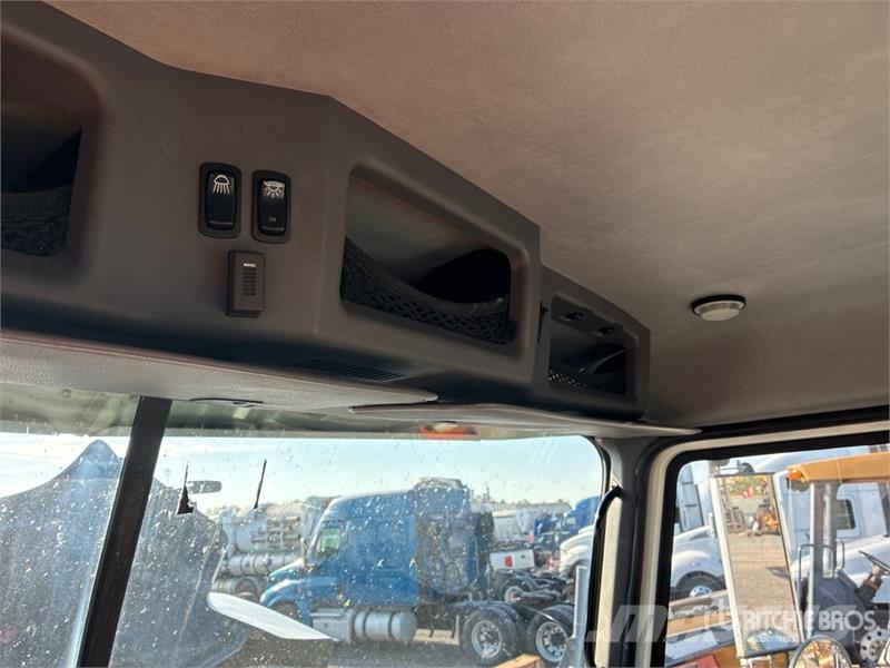 Mack 6x4 T/A Day Cab Truck Tractor 曳引機組件