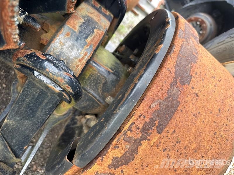 Mack 6x4 T/A Day Cab Truck Tractor (Inoperable) Naudoti vilkikai