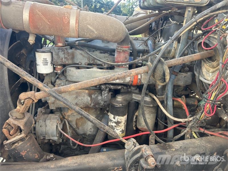 Mack 6x4 T/A Dump Truck Pašizgāzējs