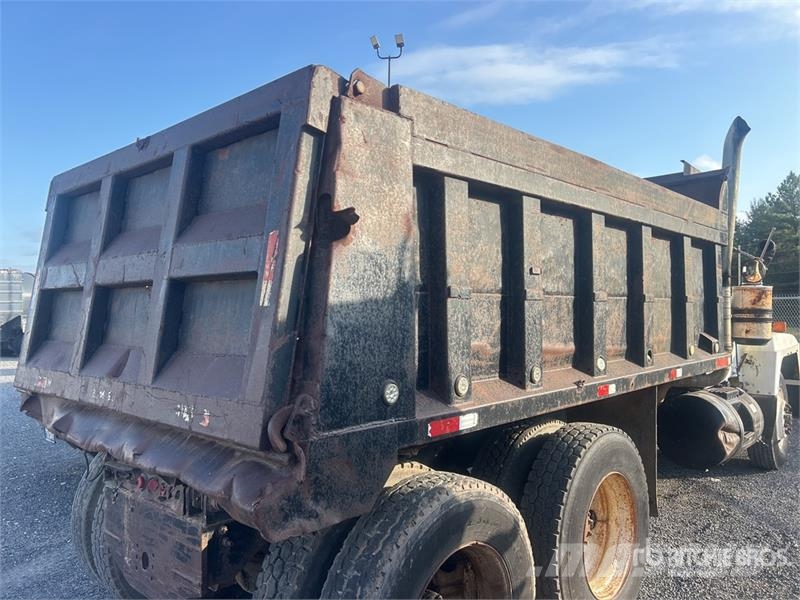 Mack 6x4 T/A Dump Truck Pašizgāzējs