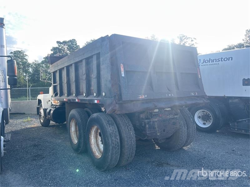 Mack 6x4 T/A Dump Truck Pašizgāzējs