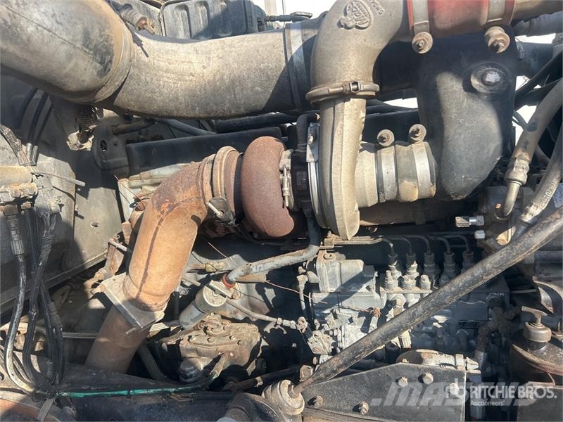 Mack 6x4 T/A Dump Truck Pašizgāzējs