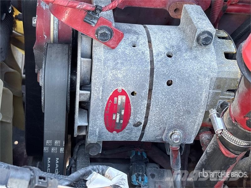 Mack AN64T 6x4 T/A Day Cab Truck Tractor Vilcēji